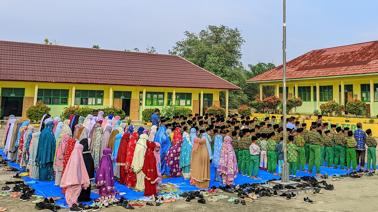 Pembiasaan Shalat Dhuha: Upaya Tanamkan Konsistensi Beribadah Siswa Pembiasaan Shalat Dhuha: Upaya Tanamkan Konsistensi Beribadah Siswa