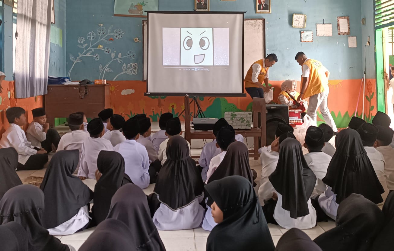 Yakult Meriahkan MATSAMA MIN 4 Tebo dengan Edukasi PHBS Yakult Meriahkan MATSAMA MIN 4 Tebo dengan Edukasi PHBS