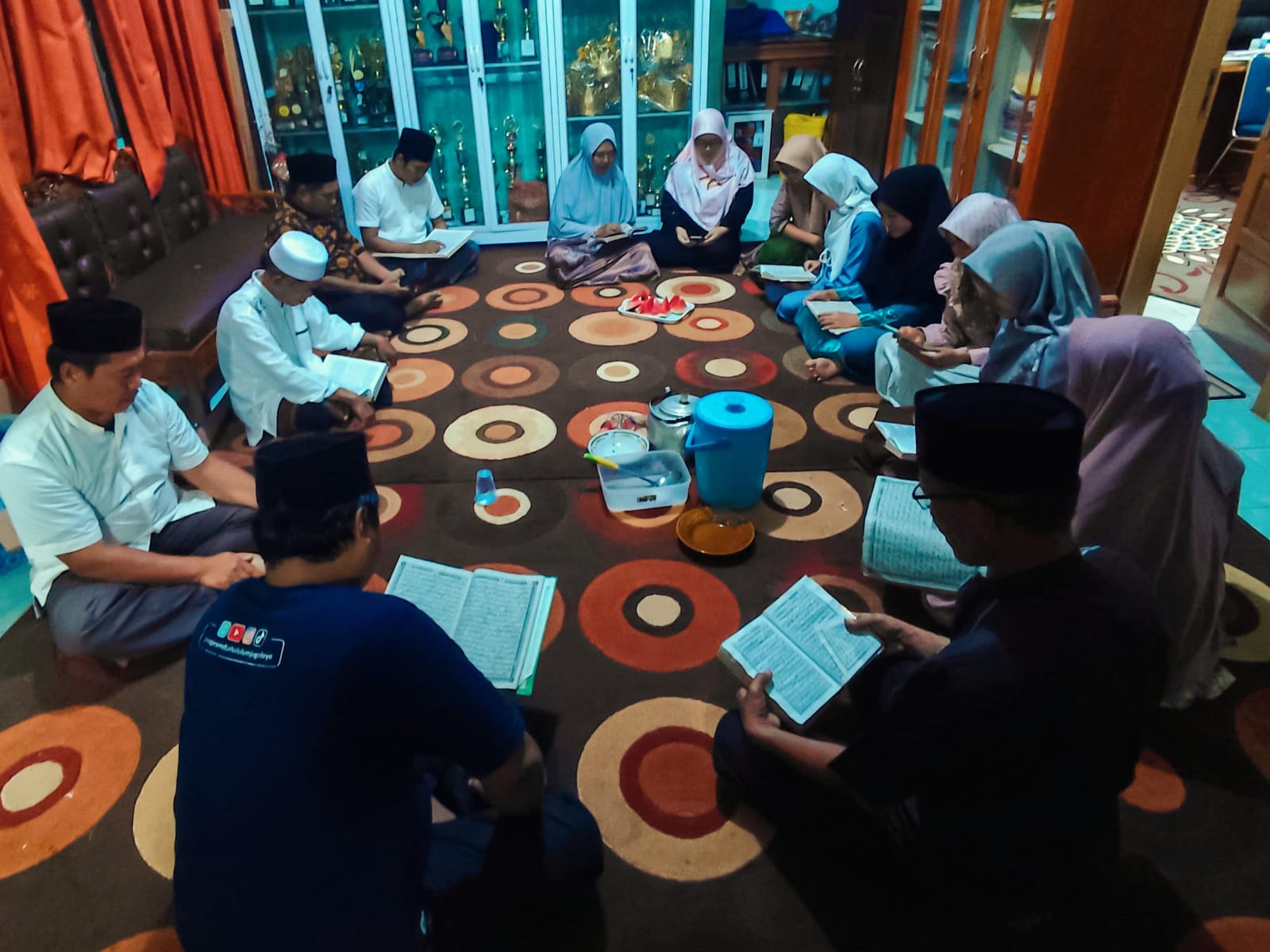 Guru MIN 4 Tebo Berpartisipasi dalam Kegiatan Nasional Indonesia Khatam Al-Qur’an Guru MIN 4 Tebo Berpartisipasi dalam Kegiatan Nasional Indonesia Khatam Al-Qur’an