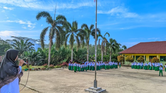 Amanat Pembina: Akhlak Lebih Tinggi dari Ilmu, Siswa MIN 4 Tebo Harus Tahu Itu! Amanat Pembina: Akhlak Lebih Tinggi dari Ilmu, Siswa MIN 4 Tebo Harus Tahu Itu!