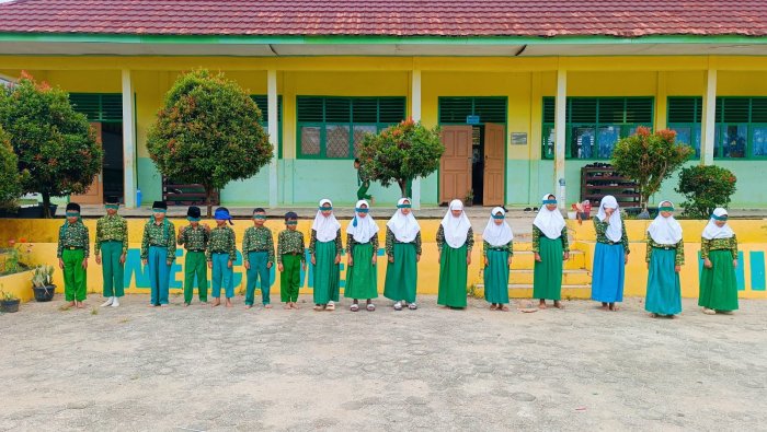 Siswa Kelas 5B MIN 4 Tebo Refleksikan Kedekatan dengan Ayah Lewat Game Maju Satu Langkah Siswa Kelas 5B MIN 4 Tebo Refleksikan Kedekatan dengan Ayah Lewat Game Maju Satu Langkah
