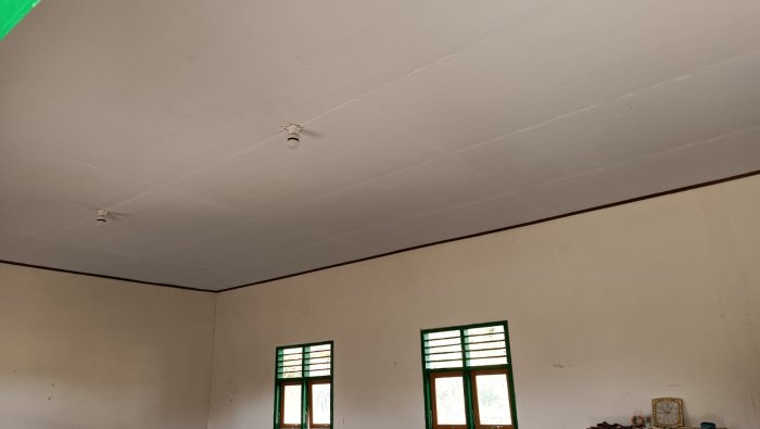 Pemasangan Plafon Kelas 1B MIN 4 Tebo Tinggal Finishing, Minggu Depan Siap Kembali Digunakan Pemasangan Plafon Kelas 1B MIN 4 Tebo Tinggal Finishing, Minggu Depan Siap Kembali Digunakan