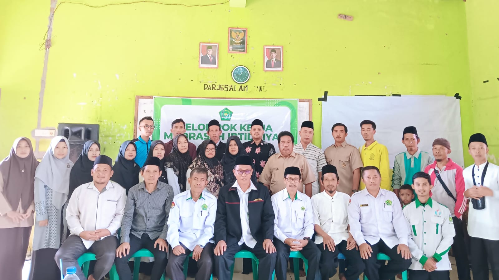 Kepala MIN 4 Tebo Pimpin Rapat KKMI Bahas Persiapan OSM 2025 Kepala MIN 4 Tebo Pimpin Rapat KKMI Bahas Persiapan OSM 2025