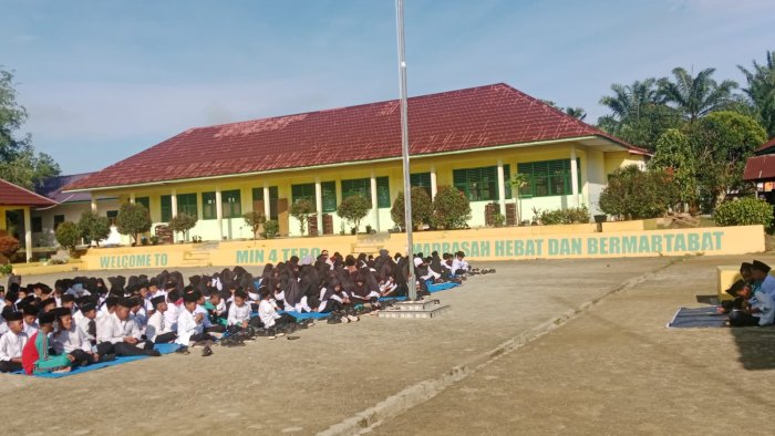Cuaca Cerah Iringi Pembiasaan Jumat Pagi MIN 4 Tebo Cuaca Cerah Iringi Pembiasaan Jumat Pagi MIN 4 Tebo