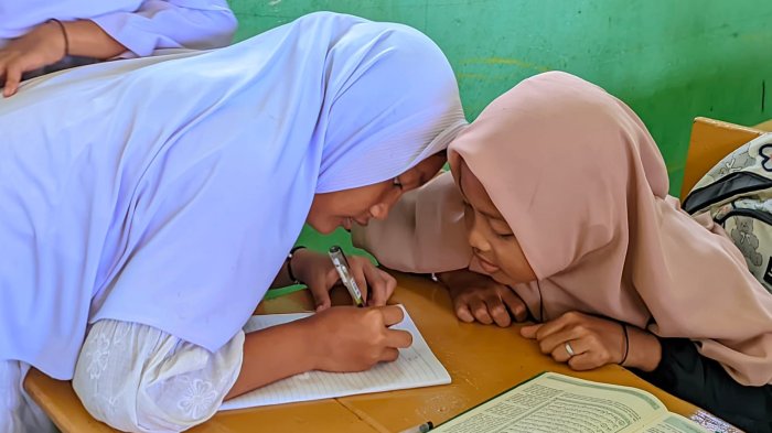 Siswa Kelas 5B MIN 4 Tebo Belajar Wawancara, Gali Data Uang Saku Teman Kelas Lain Siswa Kelas 5B MIN 4 Tebo Belajar Wawancara, Gali Data Uang Saku Teman Kelas Lain