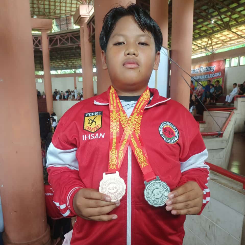 Siswa MIN 4 Tebo Raih Dua Medali di Kejurprov BUDOKAI Liga II Jambi  