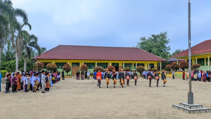 Lagu Budayo Tebo Menggema di Upacara HUT ke-26 Kabupaten Tebo di MIN 4 Tebo Lagu Budayo Tebo Menggema di Upacara HUT ke-26 Kabupaten Tebo di MIN 4 Tebo