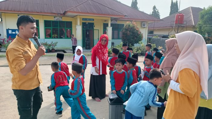 MATAMUDA MIN 4 Tebo Hari Terakhir: Tema Cinta Lingkungan, Pilah Sampah Hingga Tanam Bibit Bersama Jadi Penutup Kegiatan MATAMUDA MIN 4 Tebo Hari Terakhir: Tema Cinta Lingkungan, Pilah Sampah Hingga Tanam Bibit Bersama Jadi Penutup Kegiatan