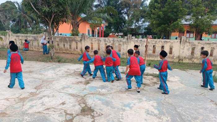 Rawat Kebersamaan Meski Beda Kelas, Ini Cara Unik MIN 4 Tebo Ajak Murid Kelas 1 Saling Mengenal
