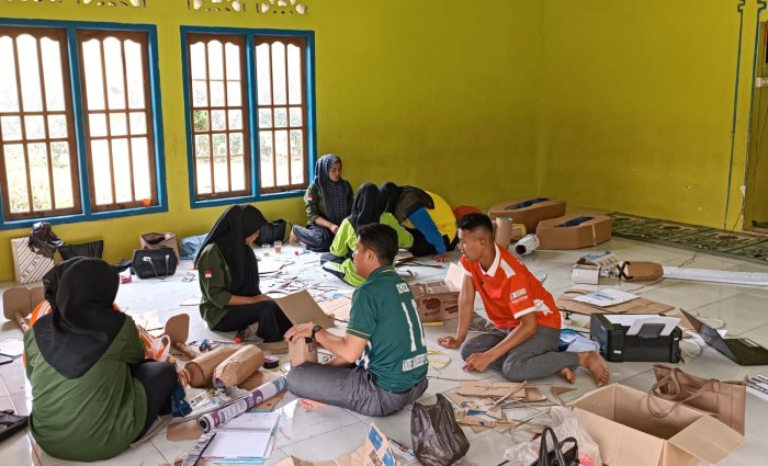 Kreasi Ornamen Karnaval MIN 4 Tebo, dari Tifa Hingga Kapal Pinisi Kreasi Ornamen Karnaval MIN 4 Tebo, dari Tifa Hingga Kapal Pinisi