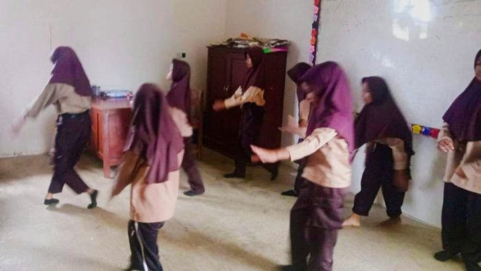 Siswa MIN 4 Tebo Latihan Tari untuk Persiapan Perpisahan PPLK Siswa MIN 4 Tebo Latihan Tari untuk Persiapan Perpisahan PPLK