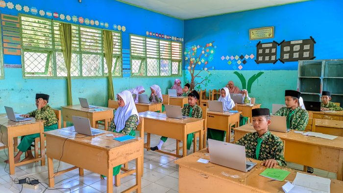 Hari Pertama Gladi Resik TKA 2026 MIN 4 Tebo Tuntas Meski Sempat Berpindah Tempat Akibat Kendala Jaringan