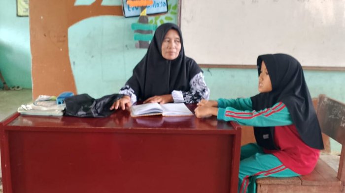 Siswa Kelas 3A MIN 4 Tebo Asah Hafalan Surah Al-Zalzalah Siswa Kelas 3A MIN 4 Tebo Asah Hafalan Surah Al-Zalzalah
