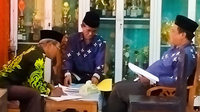 Pengawas Pembina Pantau Langsung TKA Hari Pertama di MIN 4 Tebo