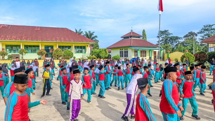 Senam Pagi MIN 4 Tebo Efektif Tingkatkan Kebugaran Siswa Senam Pagi MIN 4 Tebo Efektif Tingkatkan Kebugaran Siswa