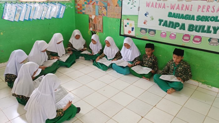 Siswa MIN 4 Tebo Manfaatkan Waktu Istirahat ASAS untuk Belajar Santai