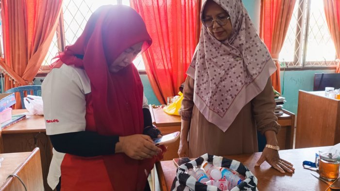 Program Tukar Poin Botol Yakult Jadi Penguat Kepedulian Lingkungan Siswa MIN 4 Tebo