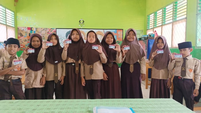 Kebanggan Siswa MIN 4 Tebo Terima Kartu Tanda Anggota Pramuka Kebanggan Siswa MIN 4 Tebo Terima Kartu Tanda Anggota Pramuka