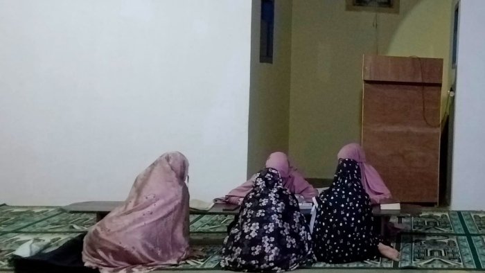 Siswa MIN 4 Tebo Tetap Hidupkan Tradisi Tadarus Usai Tarawih di Masjid dan Musala