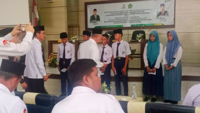 Kepala MIN 4 Tebo Hadiri Pendistribusian Beasiswa BAZNAS Kabupaten Tebo