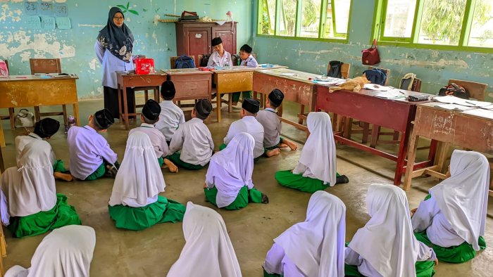 Kelas 3B MIN 4 Tebo Belajar Praktik Salat Jamak di Pelajaran Fikih