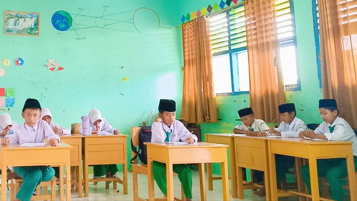 Minggu Pertama Les Intensif Kelas 6 MIN 4 Tebo Berjalan Lancar, Fokus Hadapi Rangkaian Ujian Akhir Minggu Pertama Les Intensif Kelas 6 MIN 4 Tebo Berjalan Lancar, Fokus Hadapi Rangkaian Ujian Akhir