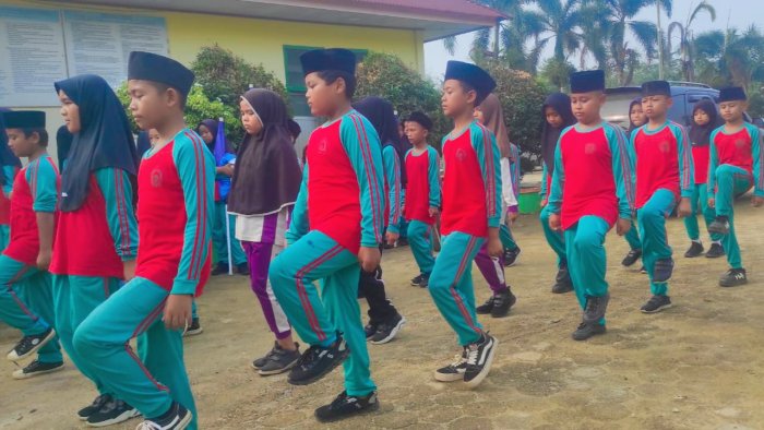 Persiapan Paskibra Dimatangkan, Kepala MIN 4 Tebo Instruksikan Seleksi Anggota Baru dan Latihan Intensif Persiapan Paskibra Dimatangkan, Kepala MIN 4 Tebo Instruksikan Seleksi Anggota Baru dan Latihan Intensif