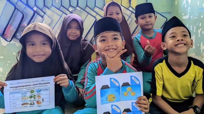 Pop-up Book Ekosistem Hidupkan Kreativitas Siswa 3B MIN 4 Tebo Pop-up Book Ekosistem Hidupkan Kreativitas Siswa 3B MIN 4 Tebo