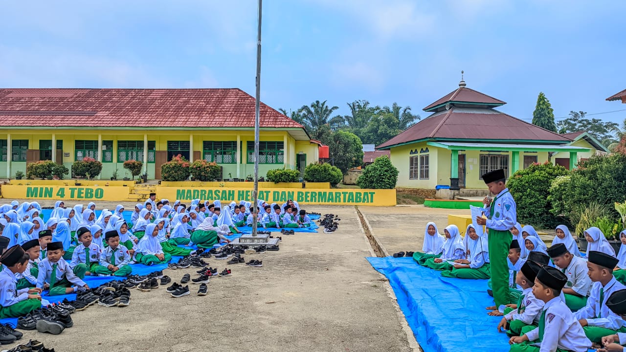 Muhadhoroh: Memupuk Kepercayaan Diri dan Nilai Islami Siswa Muhadhoroh: Memupuk Kepercayaan Diri dan Nilai Islami Siswa