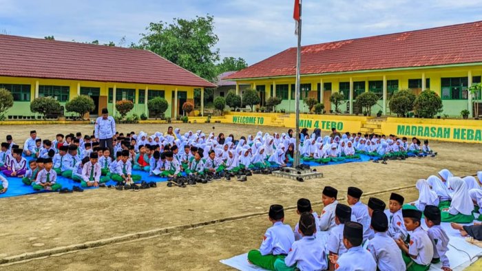 Kilas Balik 2025: Muhadhoroh MIN 4 Tebo - Melahirkan Generasi yang Berani Tampil