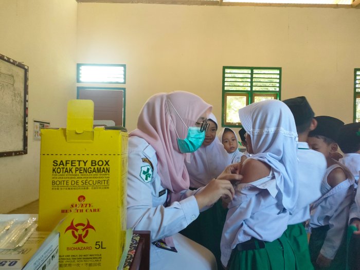 Puskesmas Rimbo Bujang II Laksanakan Imunisasi BIAS di MIN 4 Tebo