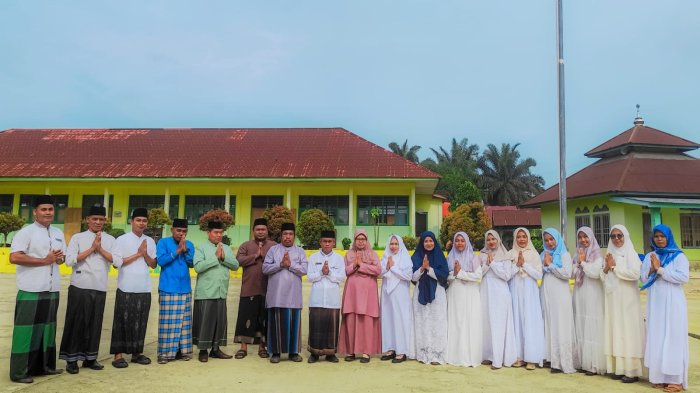 Menghayati Nilai Santri: Ucapan Hari Santri Nasional dari Keluarga Besar MIN 4 Tebo.