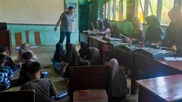 Latihan Marching Band MIN 4 Tebo Digelar Siang hingga Sore, Pelatih Garap Satu Lagu Baru
