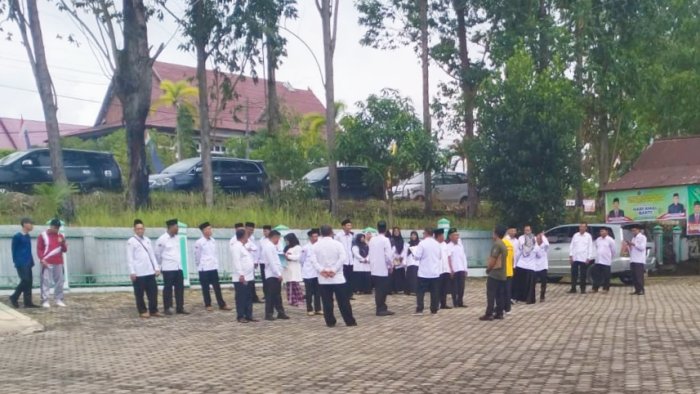 Dua Guru MIN 4 Tebo Ikuti Gladi Penyerahan Satyalancana Karyasatya dari Presiden