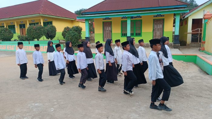 Seleksi Awal Paskibra MIN 4 Tebo Dimulai, Siswa Kelas 4 dan 5 Ikuti Seleksi Tahap Awal Seleksi Awal Paskibra MIN 4 Tebo Dimulai, Siswa Kelas 4 dan 5 Ikuti Seleksi Tahap Awal