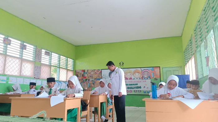 ASAS MIN 4 Tebo Hari Pertama Berjalan Lancar dengan Sistem Pengawasan Terstruktur ASAS MIN 4 Tebo Hari Pertama Berjalan Lancar dengan Sistem Pengawasan Terstruktur