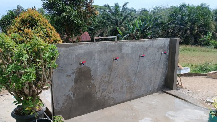 Shalat Dzuhur Berjamaah di MIN 4 Tebo, Tempat Wudhu Baru Permudah Antrian