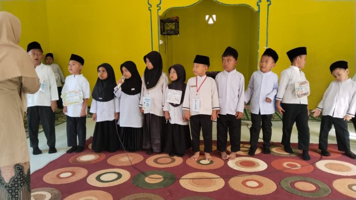MATAMUDA MIN 4 Tebo Hari Keempat: Tema Cinta Tanah Air, Murid Baru Gemakan Lagu-lagu Kebangsaan MATAMUDA MIN 4 Tebo Hari Keempat: Tema Cinta Tanah Air, Murid Baru Gemakan Lagu-lagu Kebangsaan