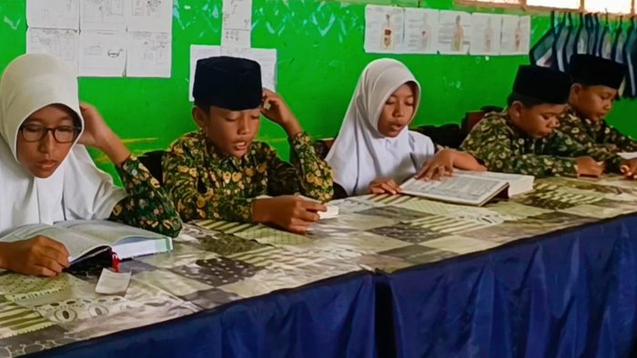 MIN 4 Tebo Laksanakan Tadarus Lima Menit Sebelum Belajar