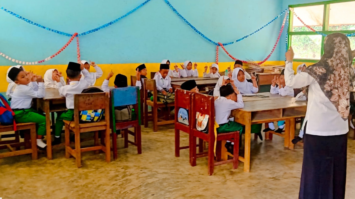 MATSAMA Hari Keempat: Meningkatkan Kebugaran dengan Senam Pagi dan Permainan Edukatif MATSAMA Hari Keempat: Meningkatkan Kebugaran dengan Senam Pagi dan Permainan Edukatif