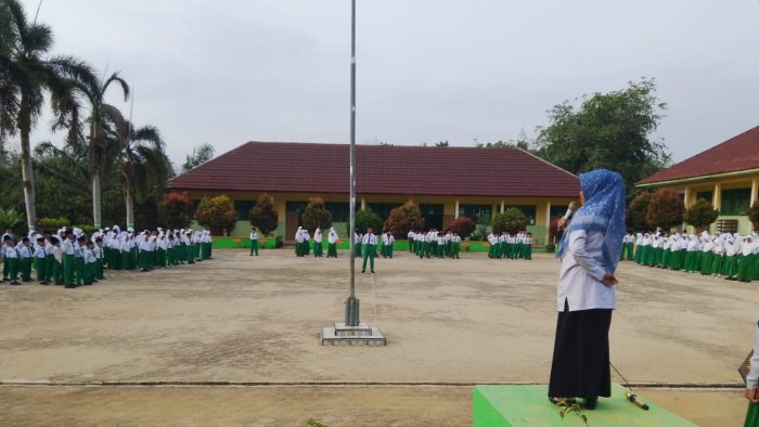 Dari Sambut Pagi Hingga Shalat Jamaah, MIN 4 Tebo Kukuhkan Pembiasaan Positif Utuh dan Berkesinambungan Dari Sambut Pagi Hingga Shalat Jamaah, MIN 4 Tebo Kukuhkan Pembiasaan Positif Utuh dan Berkesinambungan