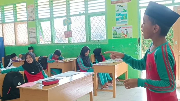 Pendekatan Berbeda Belajar Teks Deskripsi di Kelas 5B MIN 4 Tebo: Menulis Dulu, Belajar Struktur Kemudian
