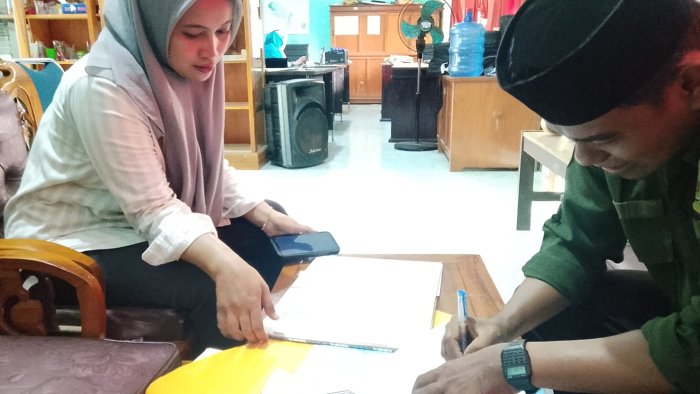 Panitia PMBM MIN 4 Tebo Lakukan Verifikasi Berkas Pendaftaran, Pastikan Persyaratan Calon Murid Baru Terpenuhi Panitia PMBM MIN 4 Tebo Lakukan Verifikasi Berkas Pendaftaran, Pastikan Persyaratan Calon Murid Baru Terpenuhi
