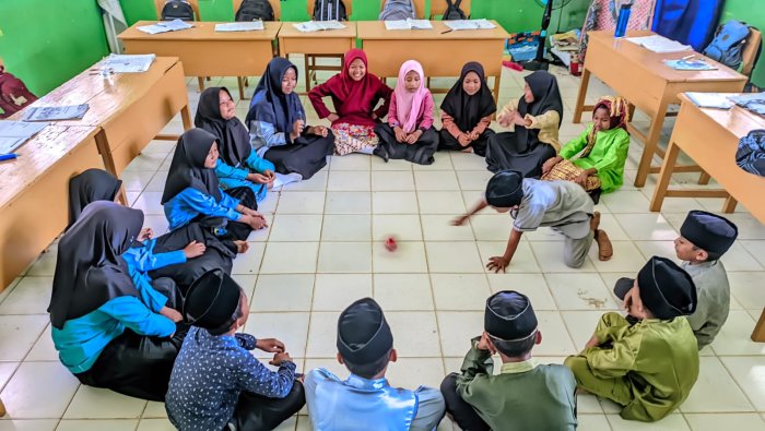 Belajar Fikih Jadi Lebih Seru di MIN 4 Tebo Lewat Game Pilih Jujur atau Tantangan