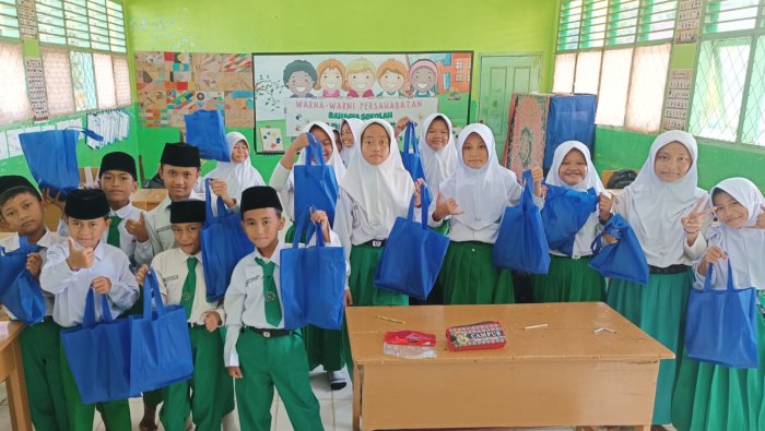 Menyesuaikan Kebijakan Pusat, Distribusi MBG di MIN 4 Tebo Tidak Lagi Sistem Rapel Menyesuaikan Kebijakan Pusat, Distribusi MBG di MIN 4 Tebo Tidak Lagi Sistem Rapel
