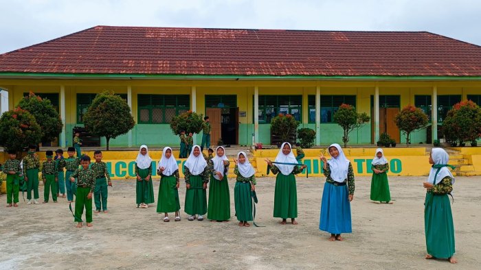 Spesial Hari Ayah, Siswa Kelas 5B MIN 4 Tebo Tulis Surat Penuh Makna untuk Ayah