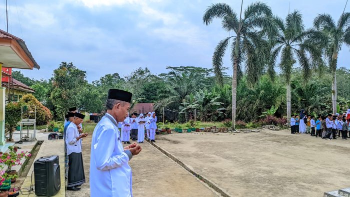 Semarak Hari Santri, MIN 4 Tebo Tanamkan Nilai Perjuangan dan Kepedulian