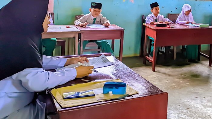 Kelas 3A dan 3B MIN 4 Tebo Laksanakan Remedial Pasca-ASAS Kelas 3A dan 3B MIN 4 Tebo Laksanakan Remedial Pasca-ASAS