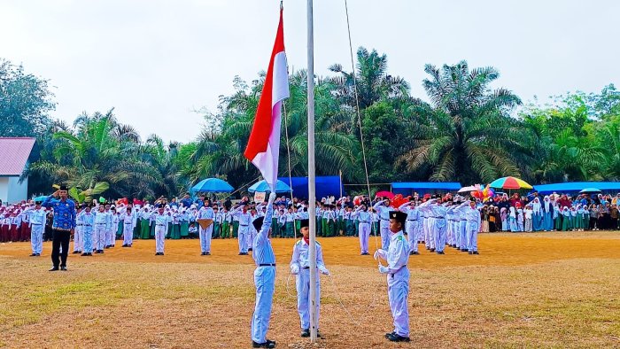Paskibra dan Marching Band MIN 4 Tebo Sukseskan Upacara HUT ke-81 RI Desa Jaya Mulya Paskibra dan Marching Band MIN 4 Tebo Sukseskan Upacara HUT ke-81 RI Desa Jaya Mulya