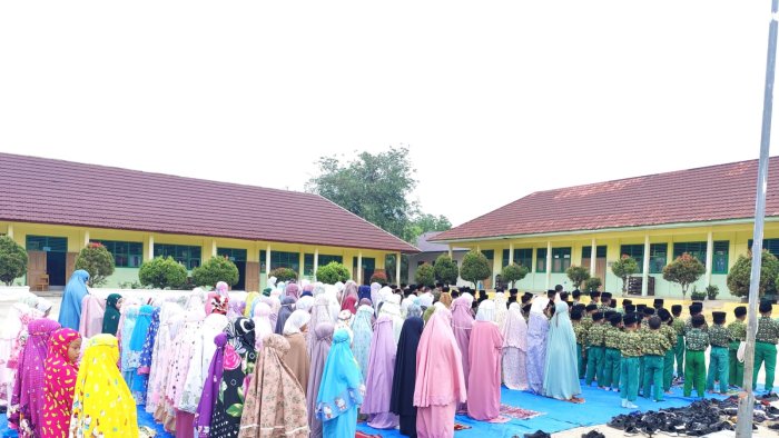 Shalat Dhuha Berjamaah Wujudkan Kebersamaan Spiritual di MIN 4 Tebo